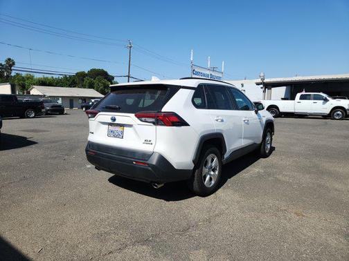 2019 Toyota RAV4 Hybrid XLE