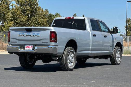 2025 RAM 3500 Big Horn Crew Cab 4x4 8' Box