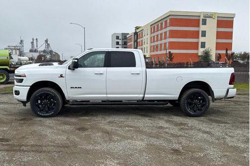 2026 RAM 3500 Laramie Crew Cab 4x4 8' Box