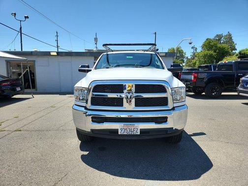 2017 RAM 3500 Tradesman Crew Cab 4x4 8' Box