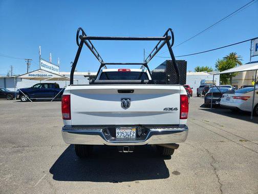 2017 RAM 3500 Tradesman Crew Cab 4x4 8' Box