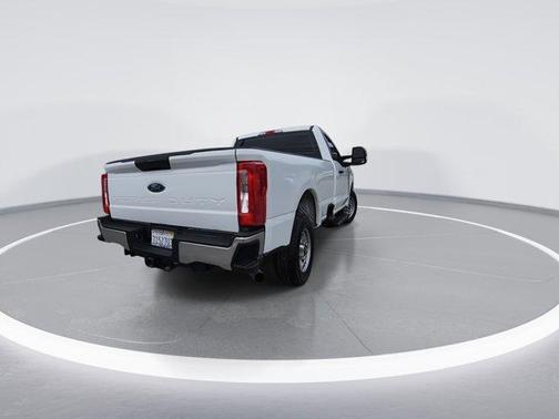 Oxford White 2023 Ford F-250 XL