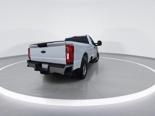 Oxford White 2023 Ford F-250 XL