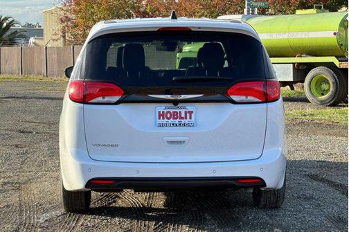 2026 Chrysler Voyager LX