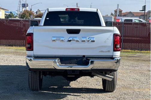 2026 RAM 2500 Tradesman Crew Cab 4x4 8' Box