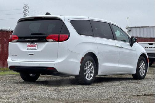 2026 Chrysler Voyager LX