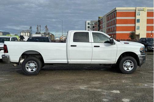 2026 RAM 2500 Tradesman Crew Cab 4x4 8' Box