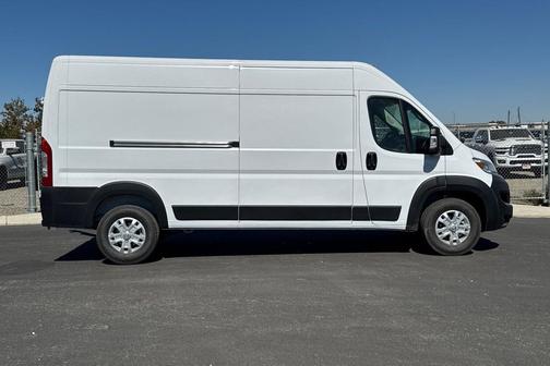 Bright White Clearcoat 2027 RAM ProMaster 2500 High Roof