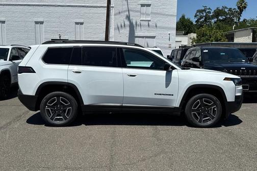 Bright White Clearcoat 2026 Jeep Cherokee Laredo 4x4