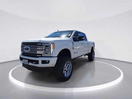 Oxford White 2019 Ford F-250 Platinum