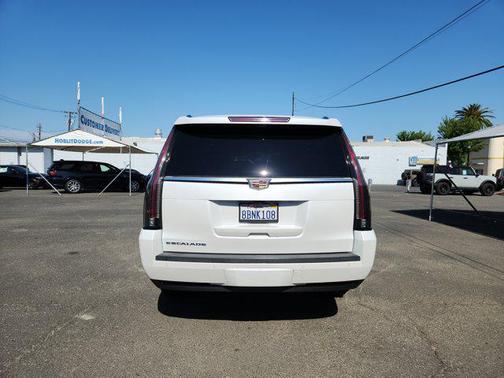 2018 Cadillac Escalade ESV Platinum