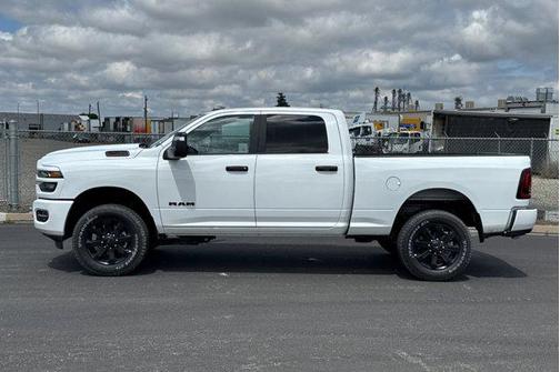 Bright White Clearcoat 2026 RAM 2500 Big Horn Crew Cab 4x4 6'4' Box