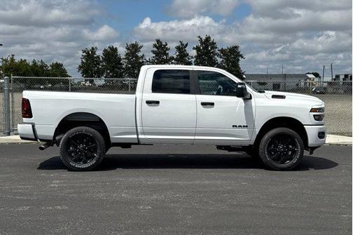 Bright White Clearcoat 2026 RAM 2500 Big Horn Crew Cab 4x4 6'4' Box