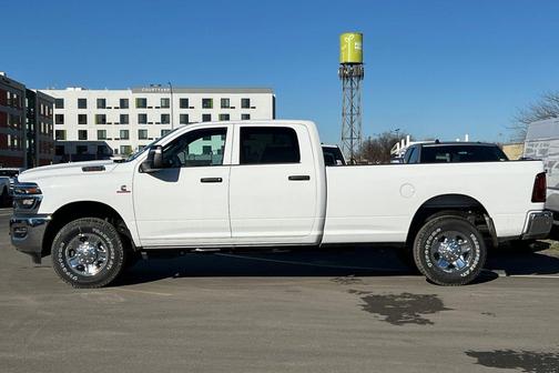 Bright White Clearcoat 2026 RAM 2500 Tradesman Crew Cab 4x4 8' Box