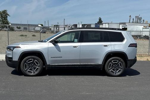 Silver Zynith Clearcoat 2026 Jeep Cherokee Limited