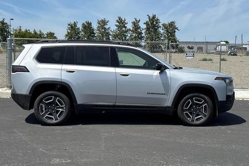 Silver Zynith Clearcoat 2026 Jeep Cherokee Limited