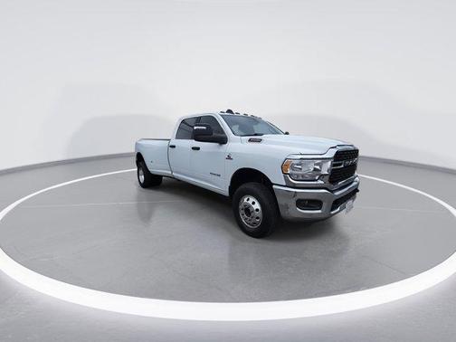 Bright White Clearcoat 2024 RAM 3500 Big Horn Crew Cab 4x4 8' Box