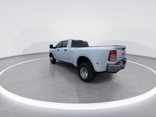 Bright White Clearcoat 2024 RAM 3500 Big Horn Crew Cab 4x4 8' Box