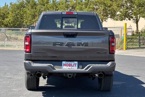 Granite Crystal Metallic Clearcoat 2026 RAM 1500 Big Horn/Lone Star