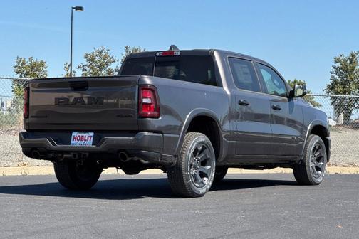 Granite Crystal Metallic Clearcoat 2026 RAM 1500 Big Horn/Lone Star