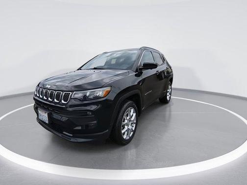 2023 Jeep Compass Latitude Lux