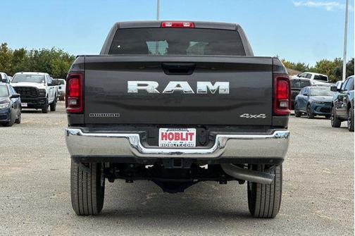 2025 RAM 2500 Big Horn Crew Cab 4x4 8' Box