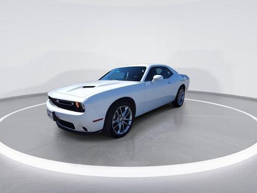 White Knuckle Clearcoat 2023 Dodge Challenger SXT