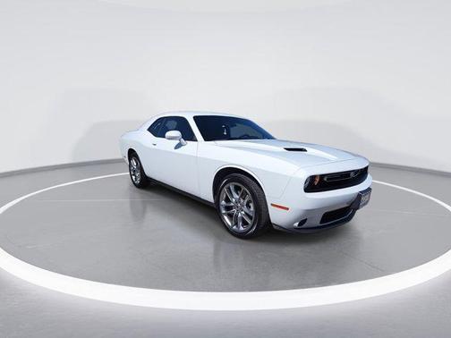 White Knuckle Clearcoat 2023 Dodge Challenger SXT