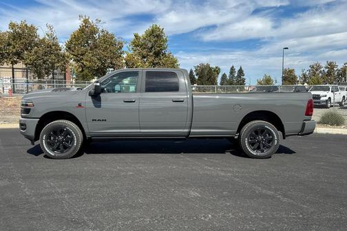 Ceramic Gray Clearcoat 2026 RAM 3500 Laramie Crew Cab 4x4 8' Box