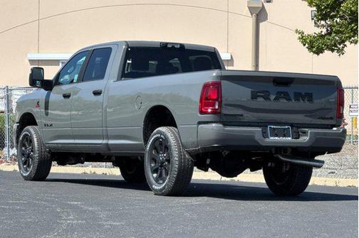 Ceramic Gray Clearcoat 2026 RAM 3500 Big Horn Crew Cab 4x4 8' Box