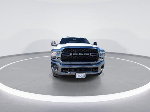 2024 RAM 3500 Big Horn Crew Cab 4x4 8' Box