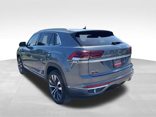 Platinum Gray Metallic 2020 Volkswagen Atlas Cross Sport 3.6L V6 SEL Premium R-Line