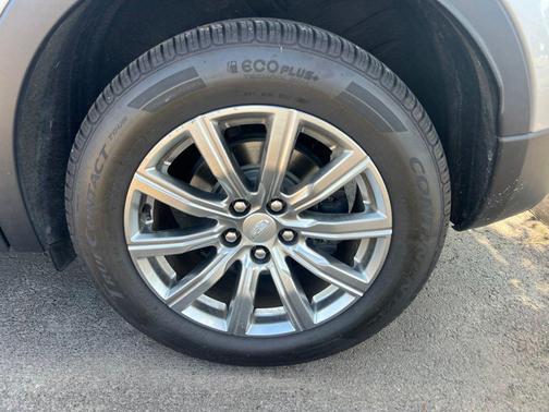 Radiant Silver Metallic 2019 Cadillac XT4 Premium Luxury