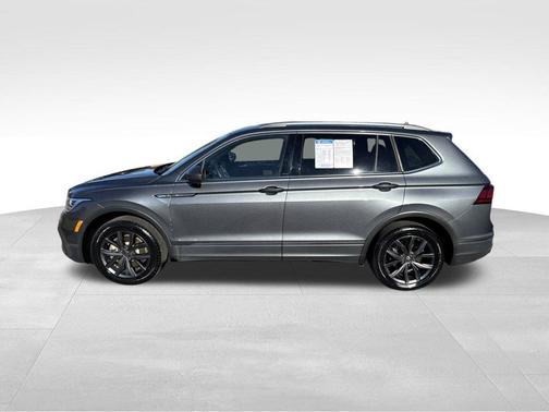 Platinum Gray Metallic 2023 Volkswagen Tiguan 2.0T SE