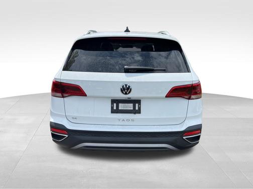 Pure White 2022 Volkswagen Taos 1.5T SE