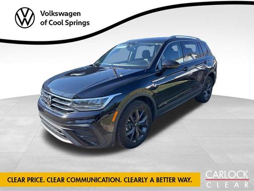 Deep Black Pearl 2023 Volkswagen Tiguan 2.0T SE