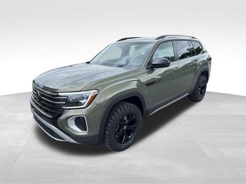 avocado green pearl 2026 Volkswagen Atlas Peak Edition