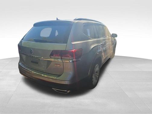 Pyrite Silver Metallic 2022 Volkswagen Atlas 3.6L SE w/Technology