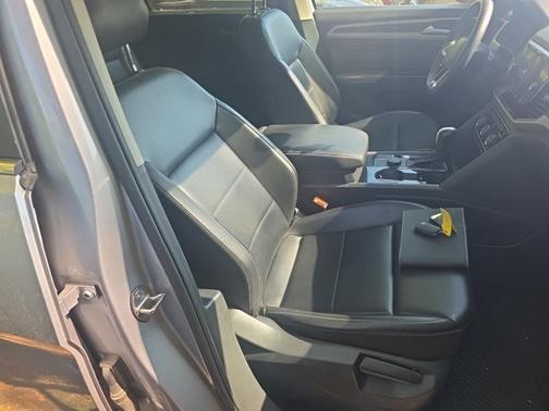 Pyrite Silver Metallic 2022 Volkswagen Atlas 3.6L SE w/Technology