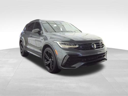 Platinum Gray Metallic 2023 Volkswagen Tiguan 2.0T SE R-Line Black