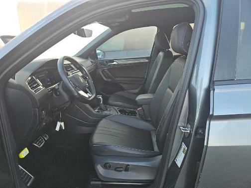 Platinum Gray Metallic 2023 Volkswagen Tiguan 2.0T SE R-Line Black