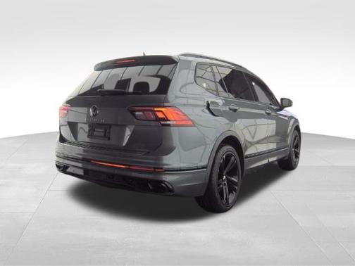 Platinum Gray Metallic 2023 Volkswagen Tiguan 2.0T SE R-Line Black