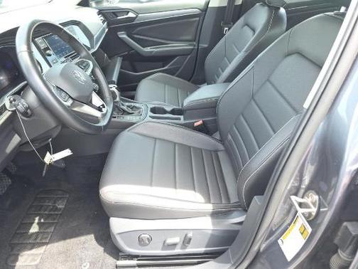 Platinum Gray Metallic 2022 Volkswagen Jetta 1.5T SE