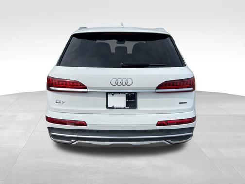 2022 Audi Q7 55 Premium Plus