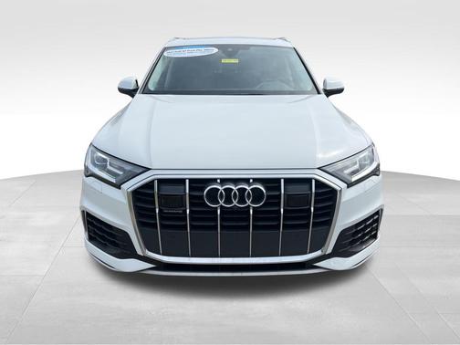 2022 Audi Q7 55 Premium Plus