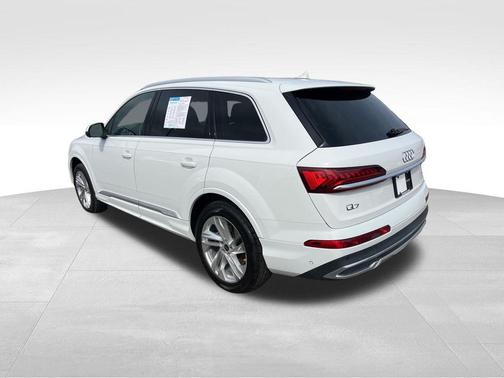 2022 Audi Q7 55 Premium Plus