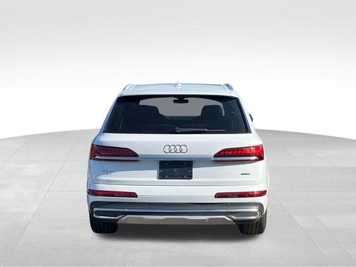2022 Audi Q7 55 Premium Plus