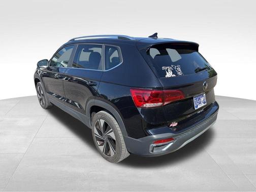 Deep Black Pearl 2023 Volkswagen Taos 1.5T SE