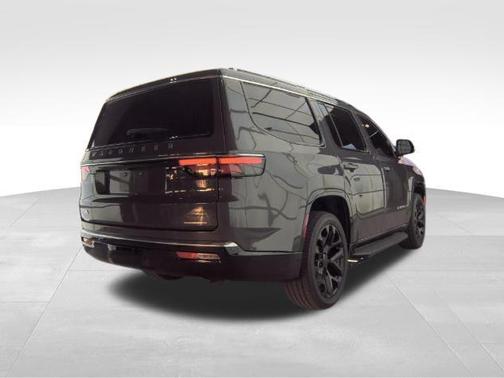 Baltic Gray Metallic Clearcoat 2022 Jeep Wagoneer Series II 4x2