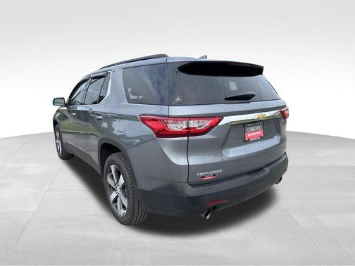 Satin Steel Metallic 2021 Chevrolet Traverse LT Leather